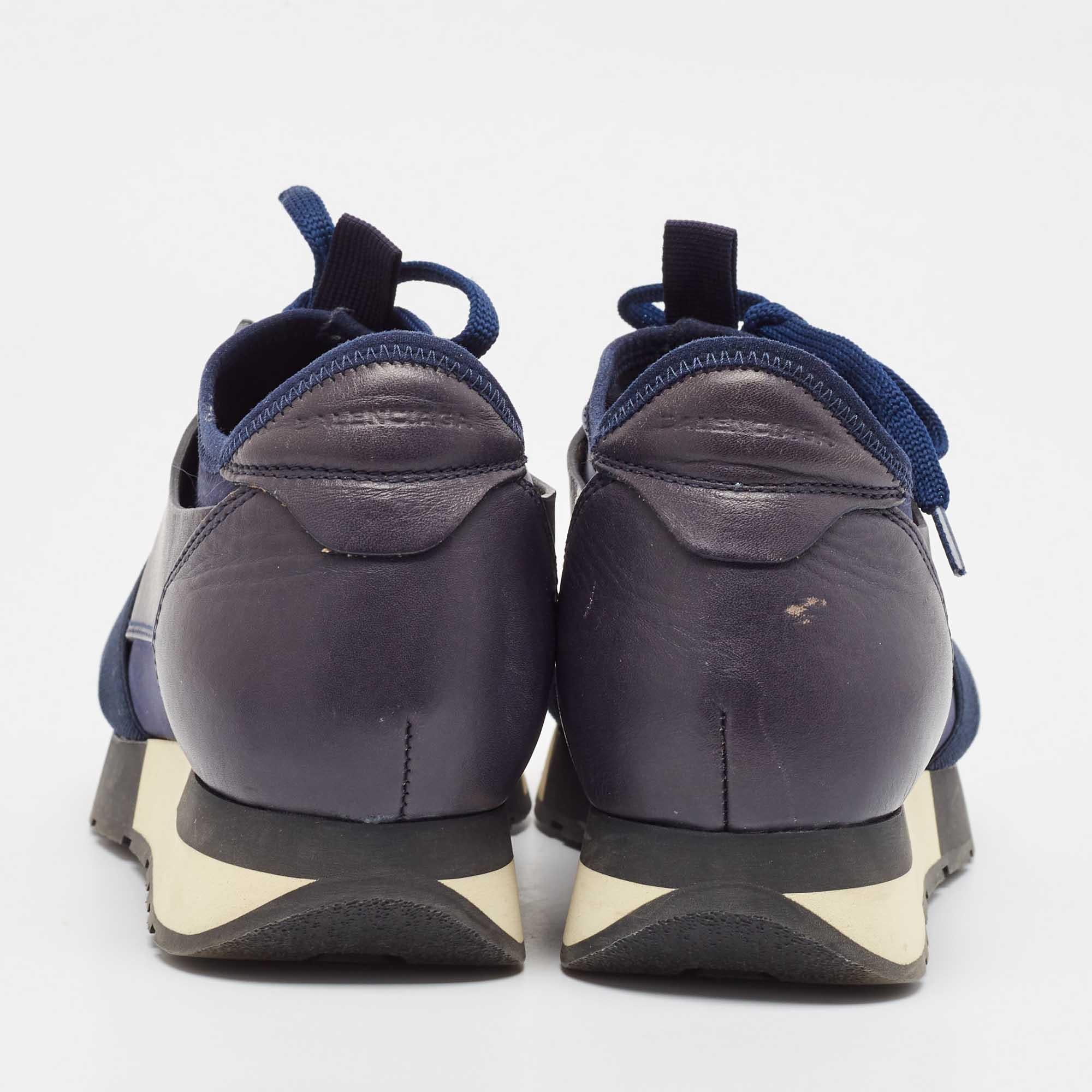 Baskets de course Balenciaga bleu marine en tissu et cuir à lacets, taille 37 Pour femmes en vente