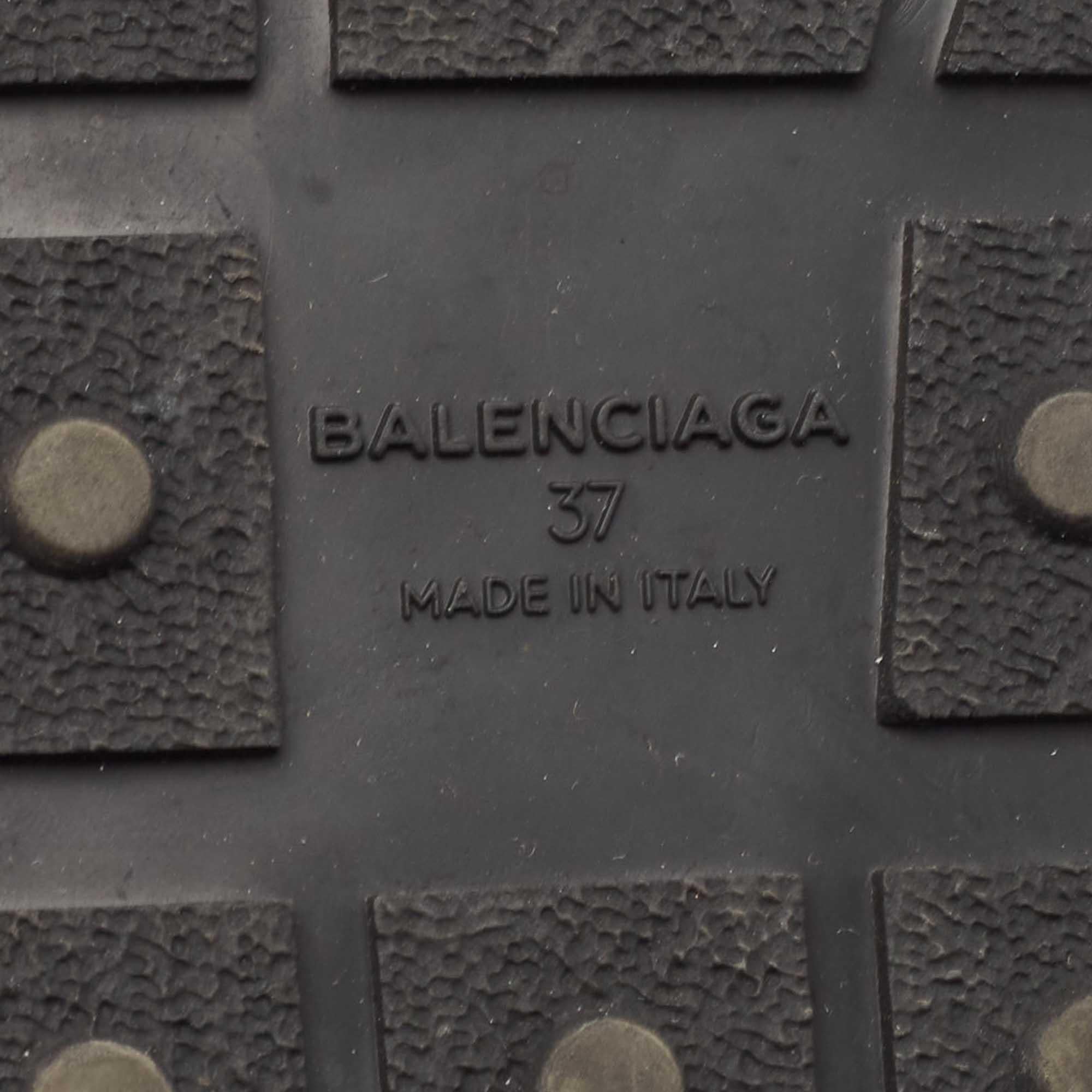 Baskets de course Balenciaga bleu marine en tissu et cuir à lacets, taille 37 en vente 2