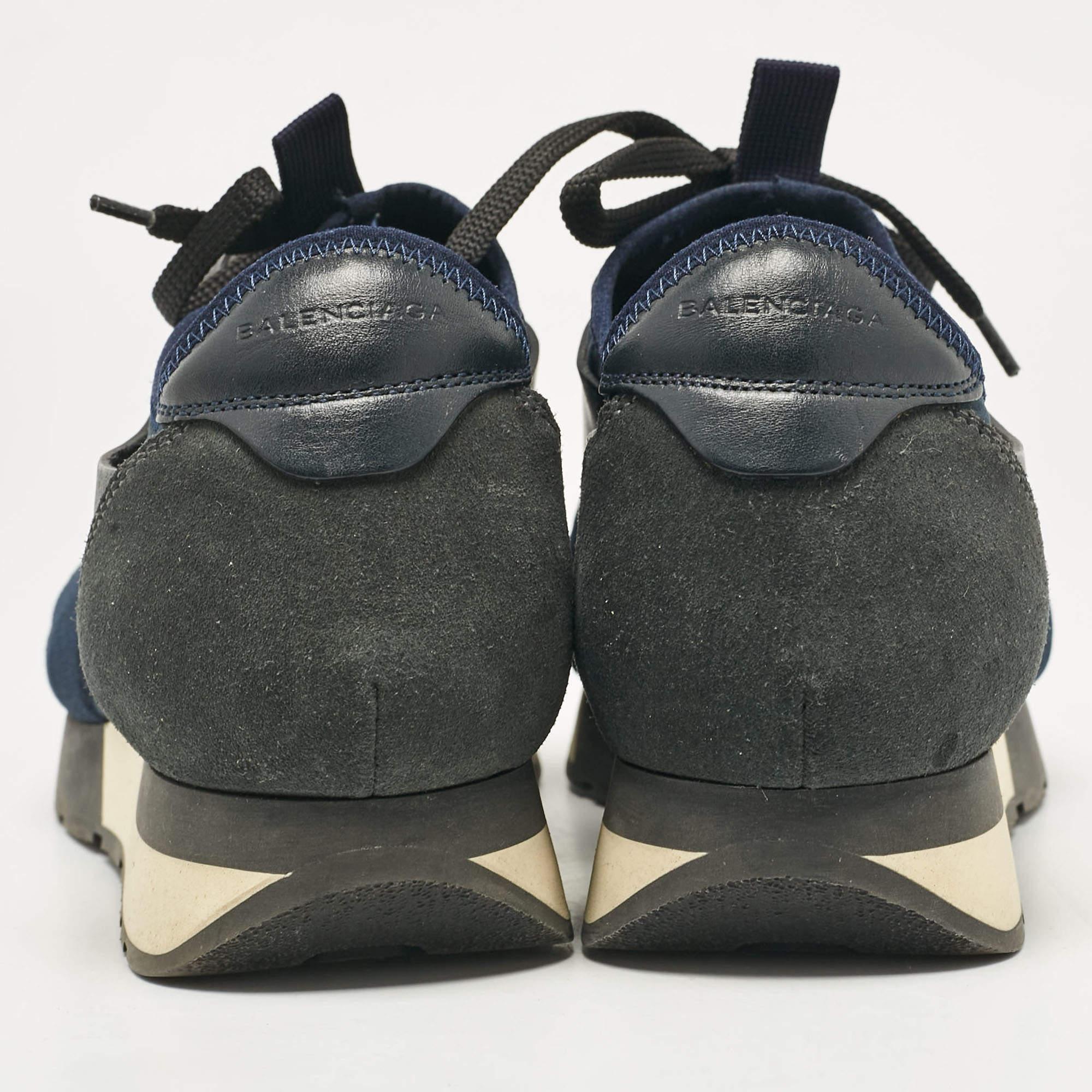 Women's Balenciaga Navy Blue Fabric and Leather Race Runner Lace Up Sneakers Size 39 For Sale