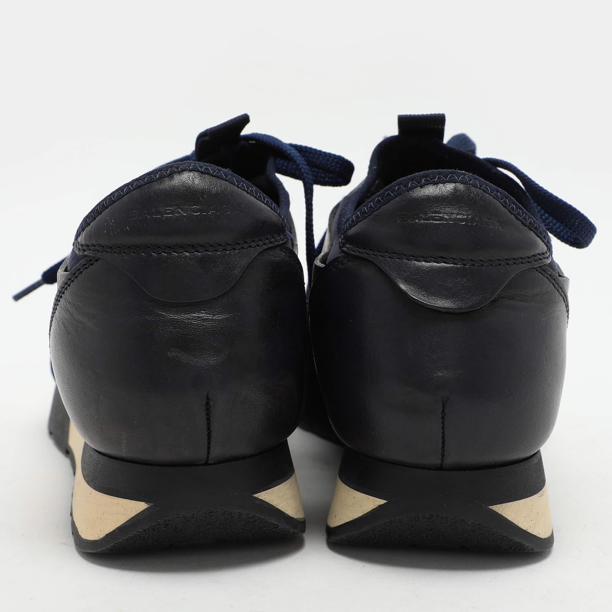 Balenciaga Marineblau Leder und Satin Race Runner Low Top Sneakers Größe 39 Damen im Angebot