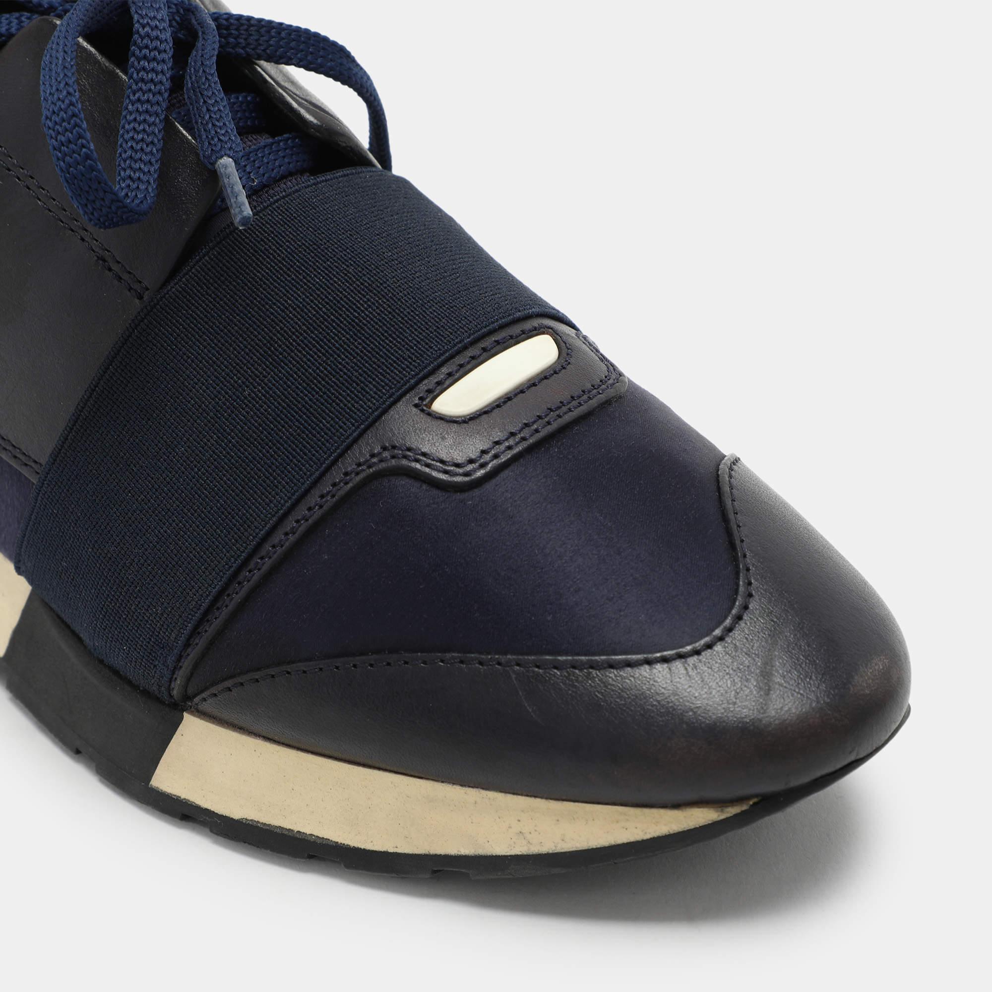 Balenciaga Marineblau Leder und Satin Race Runner Low Top Sneakers Größe 39 im Angebot 2
