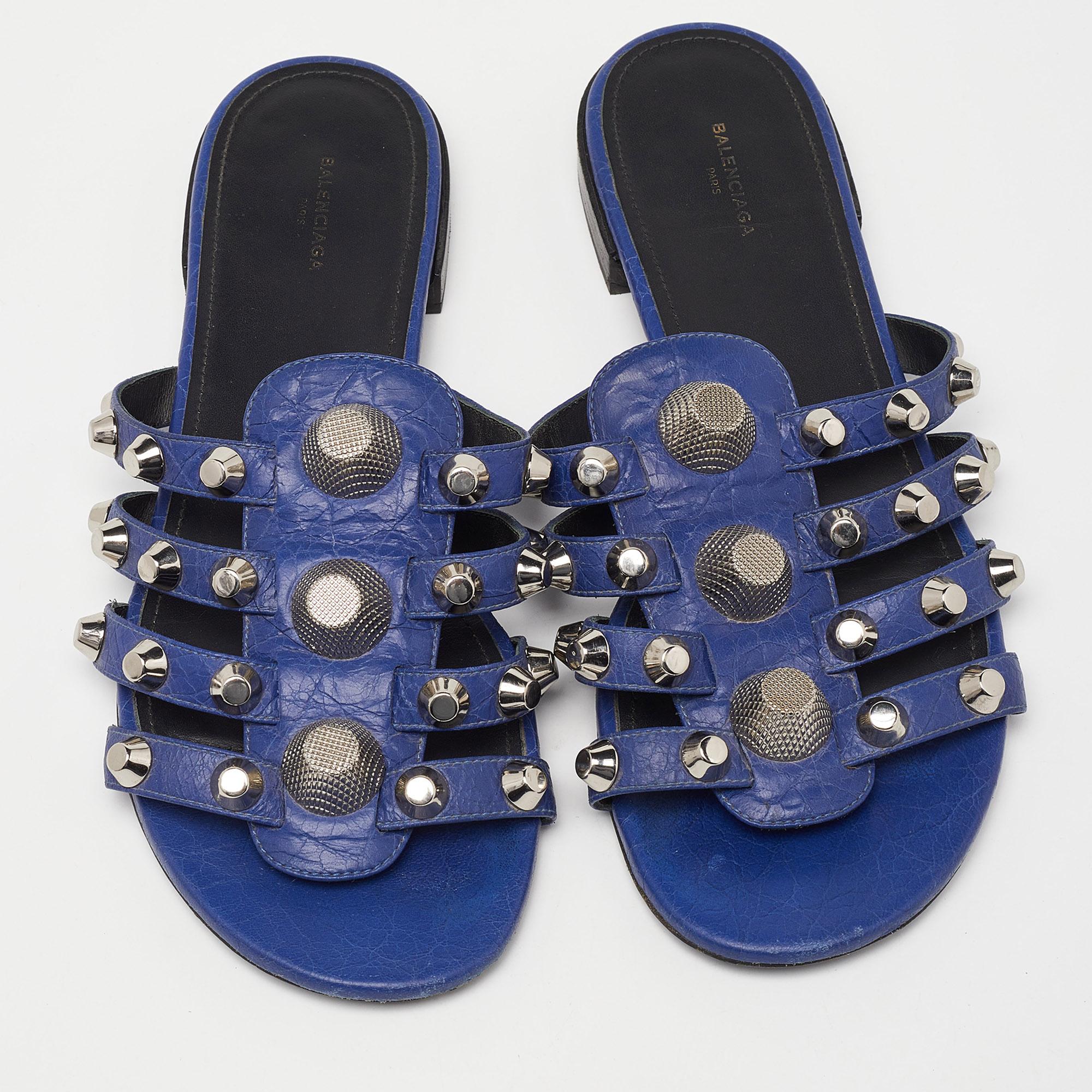 Balenciaga Navy Blue Leather Arena Studded Flat Sandals Size 38 In Good Condition In Dubai, Al Qouz 2