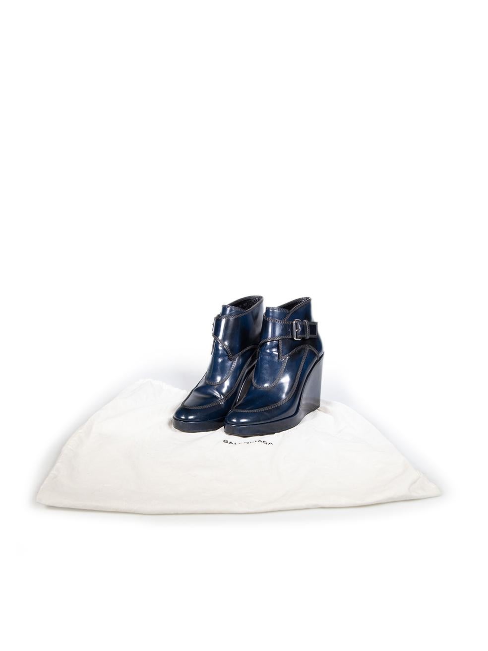 Balenciaga - Bottes à talons compensés en cuir marine - Taille IT 37 Pour femmes en vente
