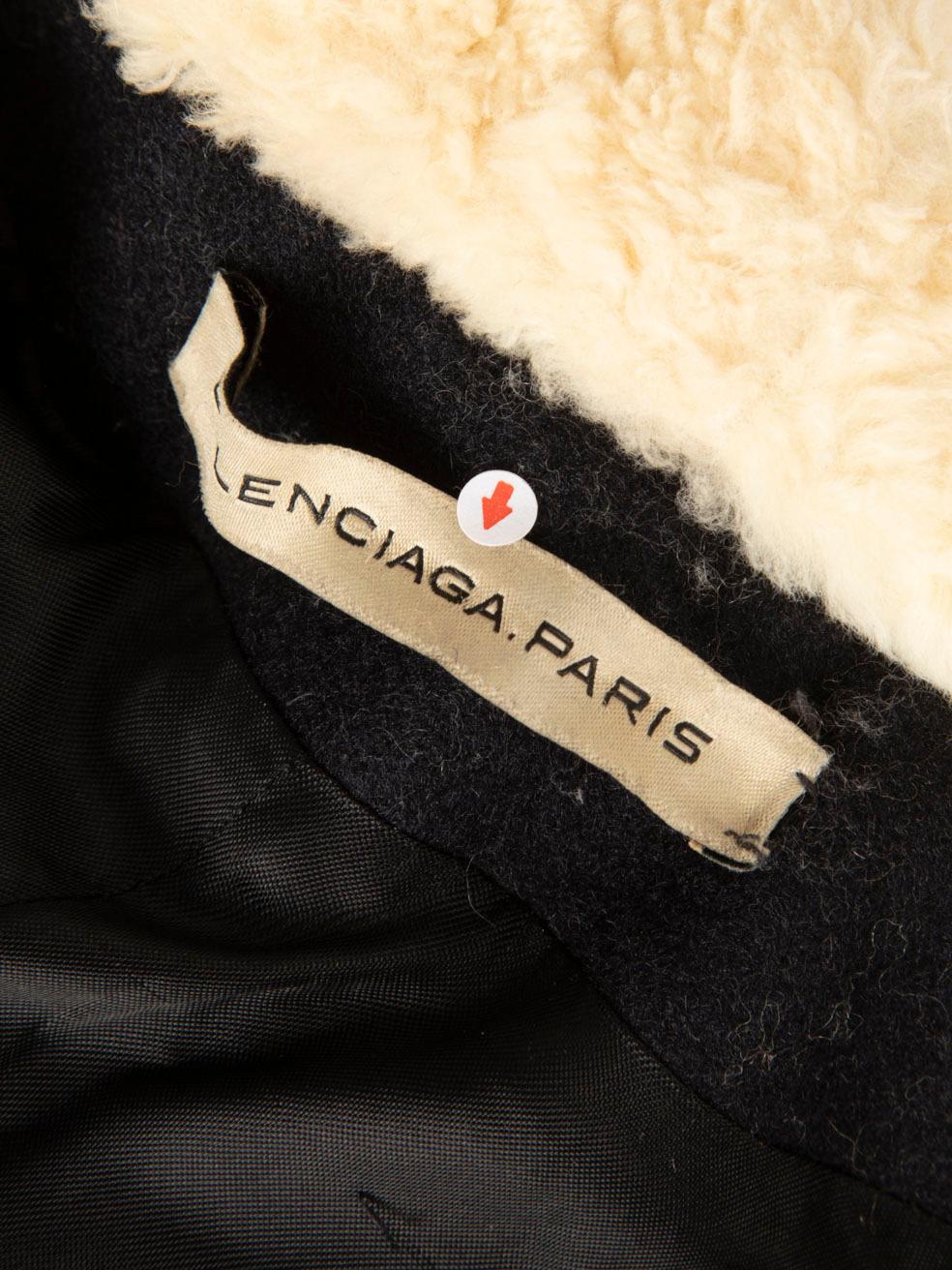 Balenciaga - Manteau à col en laine crème et bleu marine, taille M Bon état - En vente à London, GB