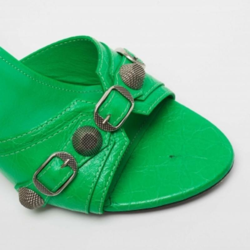 Balenciaga Neon Grün Leder Cagole Slide Sandalen Größe 39 im Angebot 3