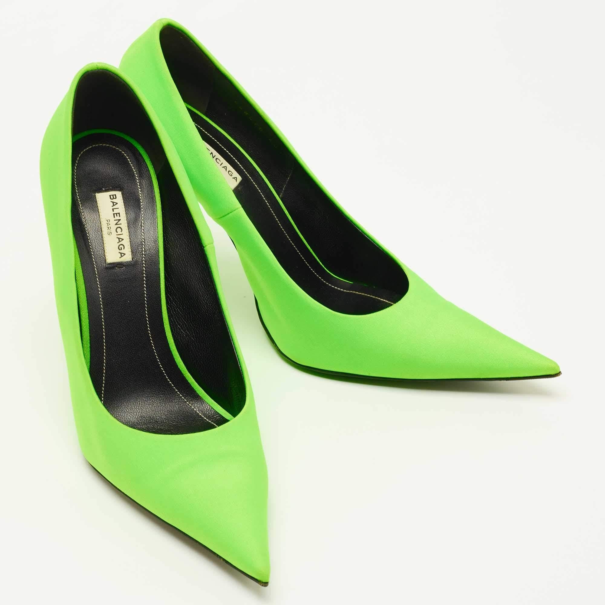 Balenciaga Neon Green Nylon Knife Pumps Size 40.5 In Excellent Condition In Dubai, Al Qouz 2