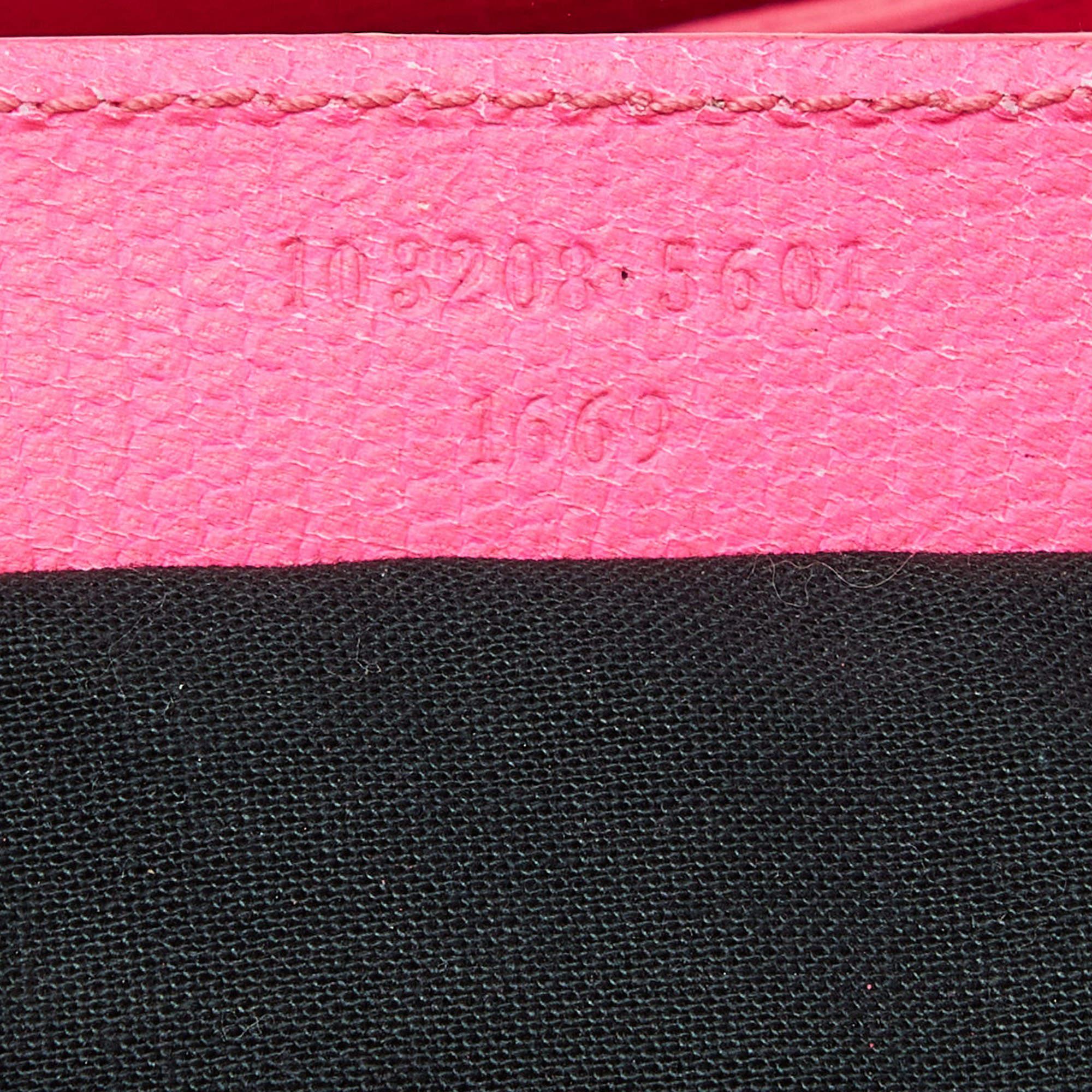 Balenciaga - Fourre-tout Classic en cuir rose fluo en vente 7