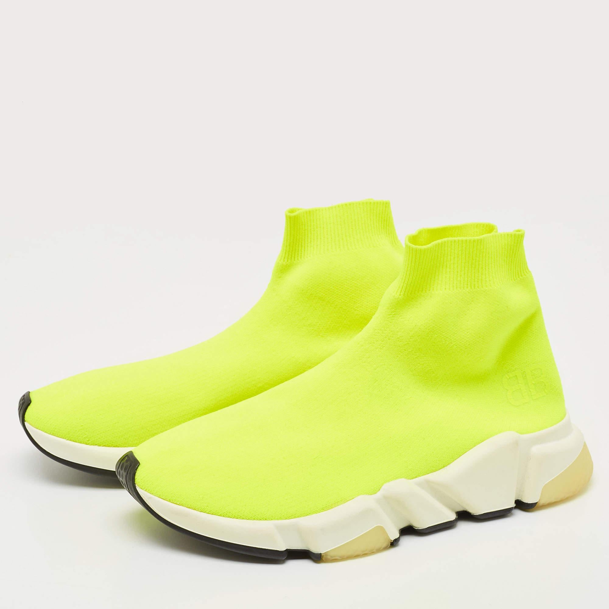 Celebrating the fusion of sports and luxury fashion these Balenciaga Speed sneakers are worth the splurge. They are laceless and crafted well in a sock style. Fully equipped to give you the best experience this style filled pair deserves to be yours.