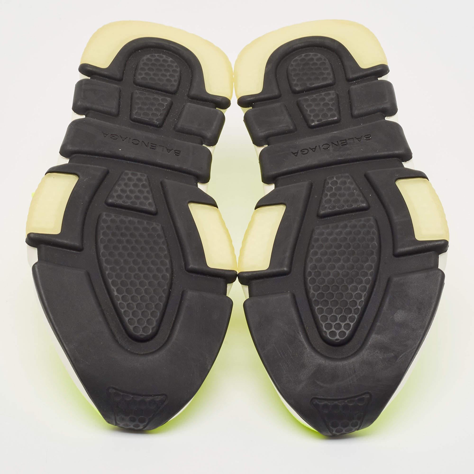 Balenciaga Neon Yellow Knit Fabric Speed Trainer Sneakers Size 39 For Sale 2