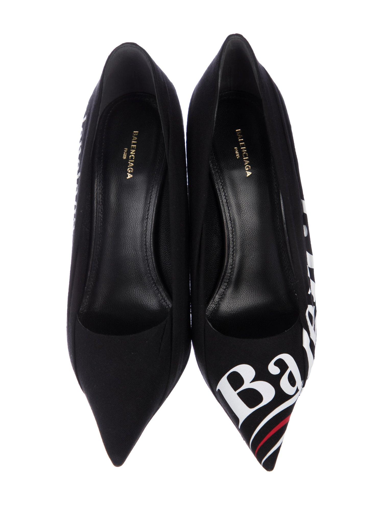 Balenciaga NEW Black Red White Logo Sock Evening Heels Pumps in Box

Size IT 36.5
Nylon/Fabric
Leather
Slip on 
Made in Italy
Heel height 4.5