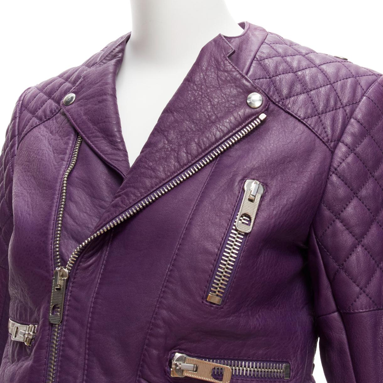 BALENCIAGA Nicolas Ghesquiere 2011 purple lambskin leather cropped moto biker jacket FR38 M
Reference: TGAS/D00669
Brand: Balenciaga
Designer: Nicolas Ghesquiere
Collection: Leather
Material: Lambskin Leather
Color: Purple
Pattern: Solid
Closure: