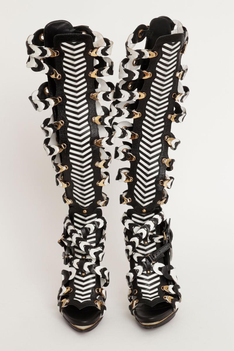 Balenciaga Nicolas Ghesquiere Laufsteg S/S 2008 Gladiator gewebte Kniestiefel 36 EU im Zustand „Gut“ im Angebot in London, GB