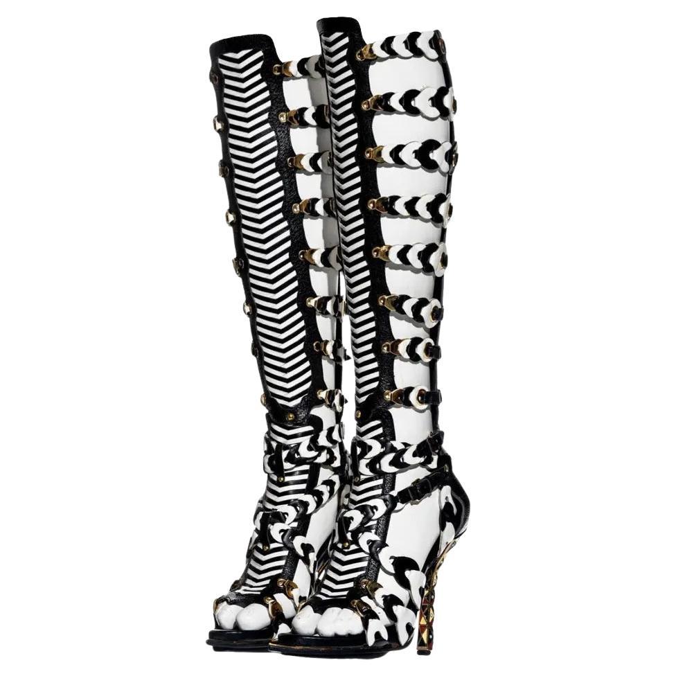 Who is the current head designer for Louis Vuitton?