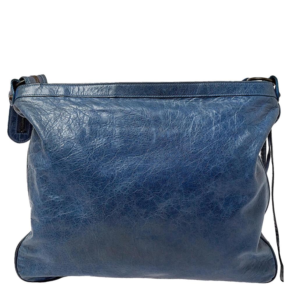 Balenciaga Ocean Leather RH Flat Messenger Bag In Good Condition In Dubai, Al Qouz 2