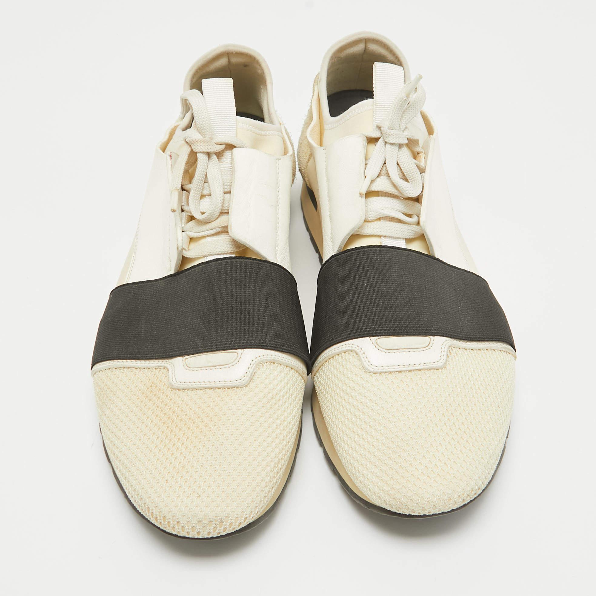 Bianco Balenciaga, scarpe da ginnastica Race Runner in pelle e mesh di colore bianco sporco, taglia 44 in vendita