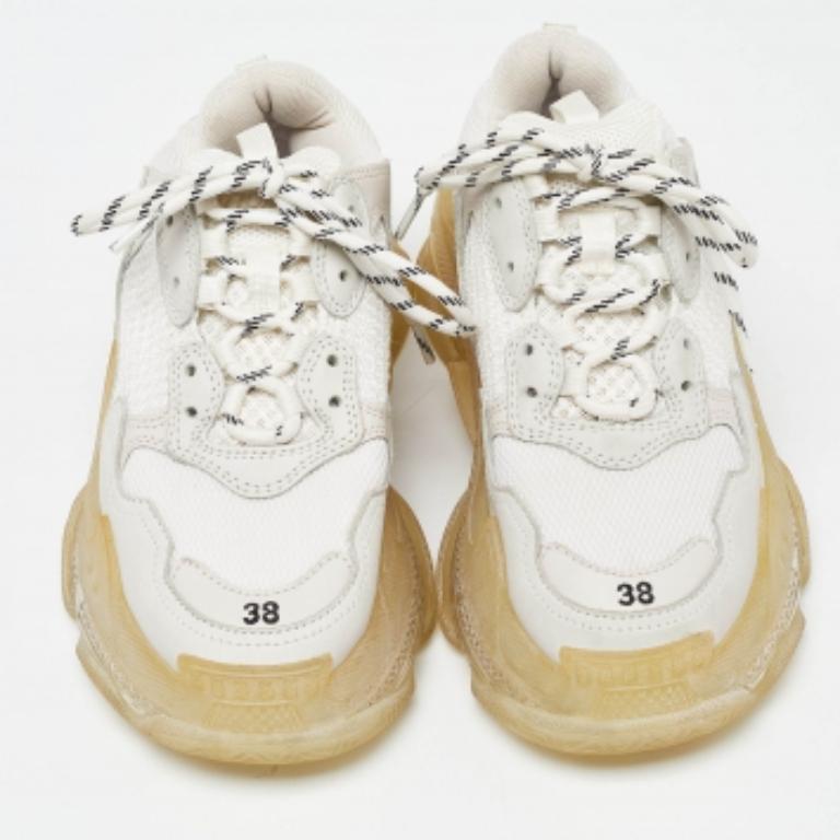 Balenciaga Off White Pelle e Mesh Triple S Clear Sneakers Taglia 38 In condizioni buone in vendita a Dubai, Al Qouz 2