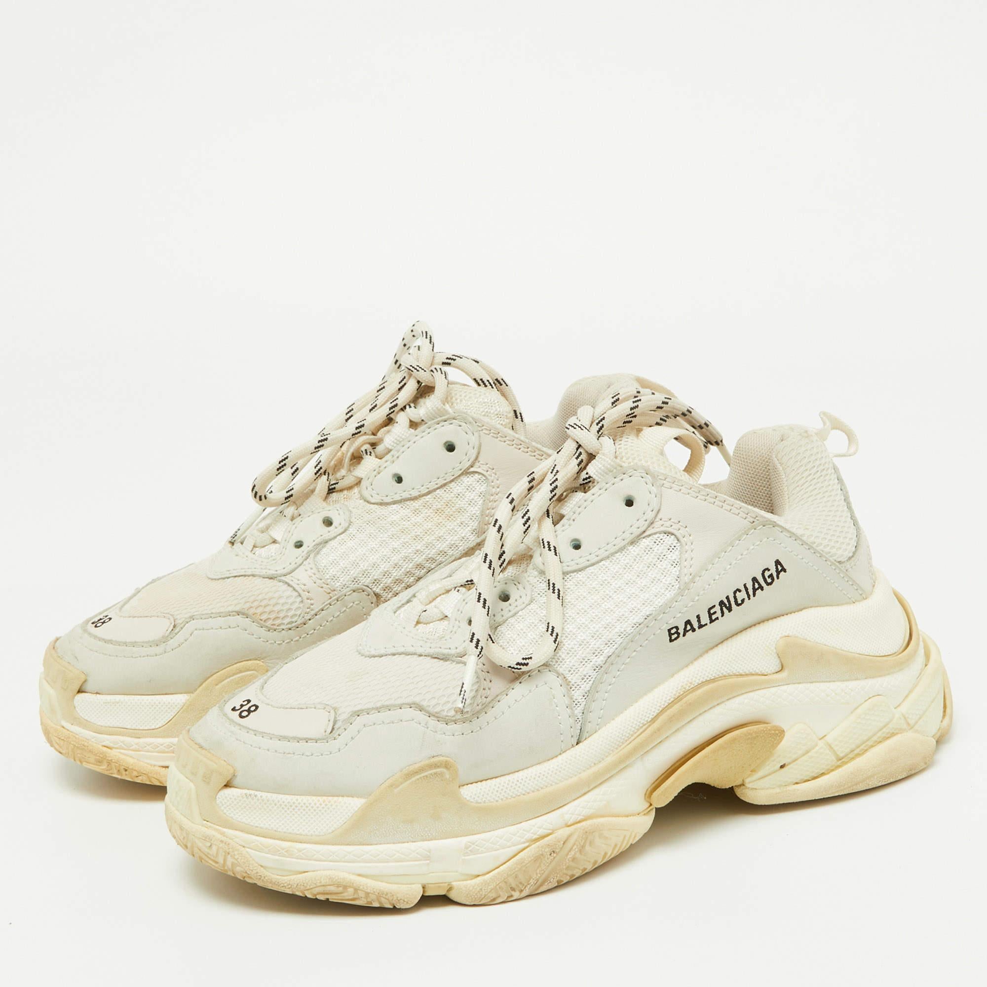 Balenciaga Off White Leather and Mesh Triple S Clear Sneakers Size 38 For Sale 3
