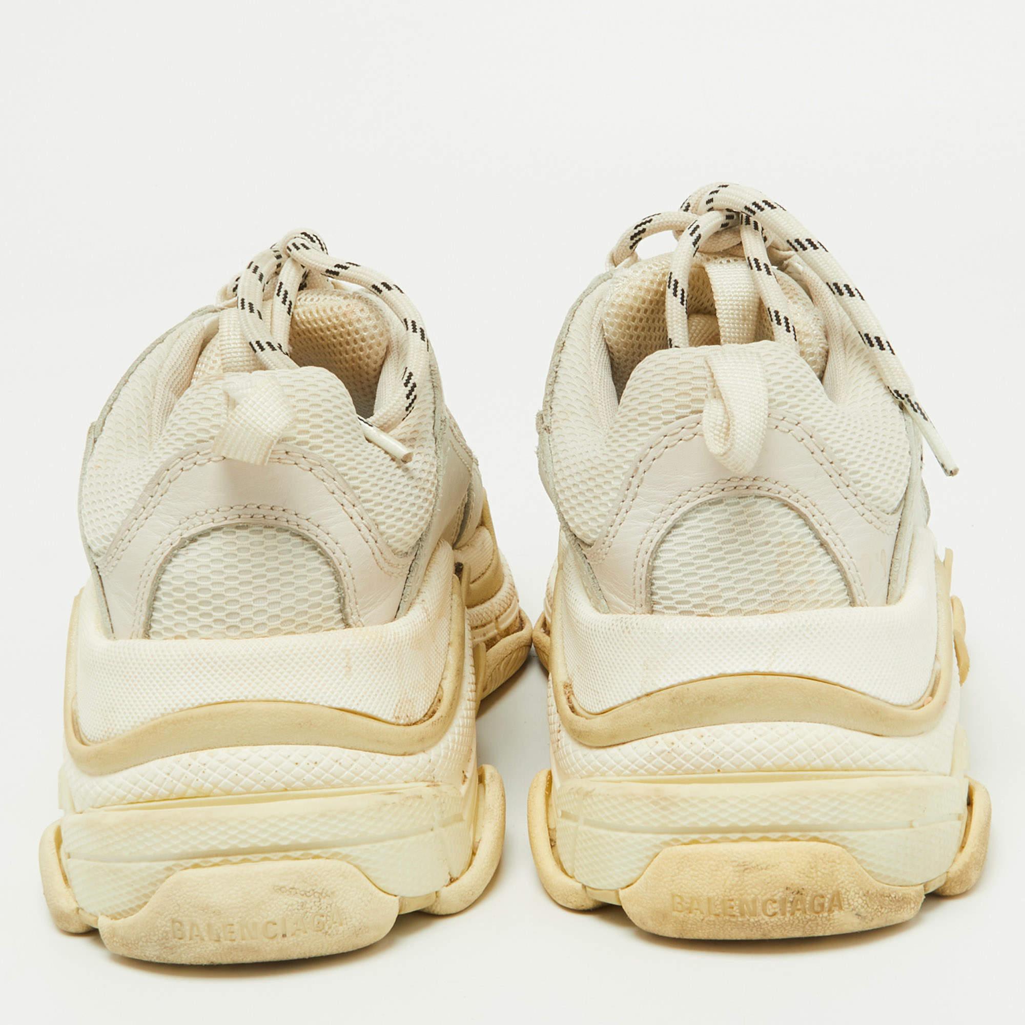 Balenciaga Off White Leather and Mesh Triple S Clear Sneakers Size 38 For Sale 4