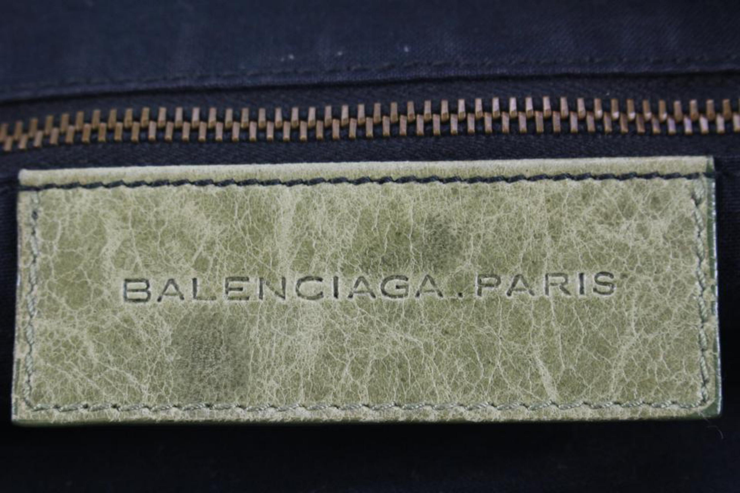 Balenciaga - Sac The Day Hobo en cuir d'Agneau taupe olive 17ba53s en vente 6