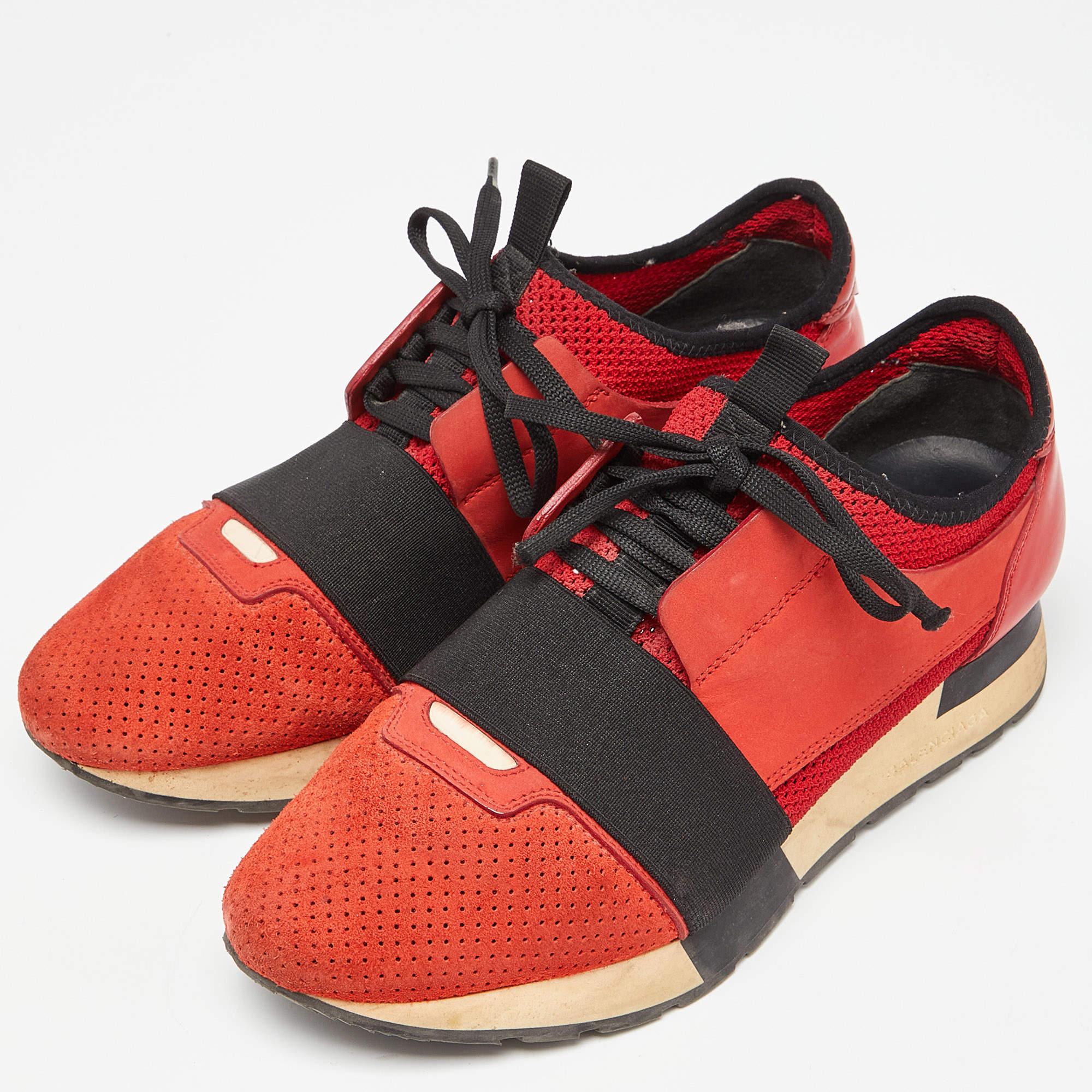 Coming in a classic silhouette, these designer sneakers are a seamless combination of luxury, comfort, and style. These sneakers are finished with signature details and comfortable insoles.
