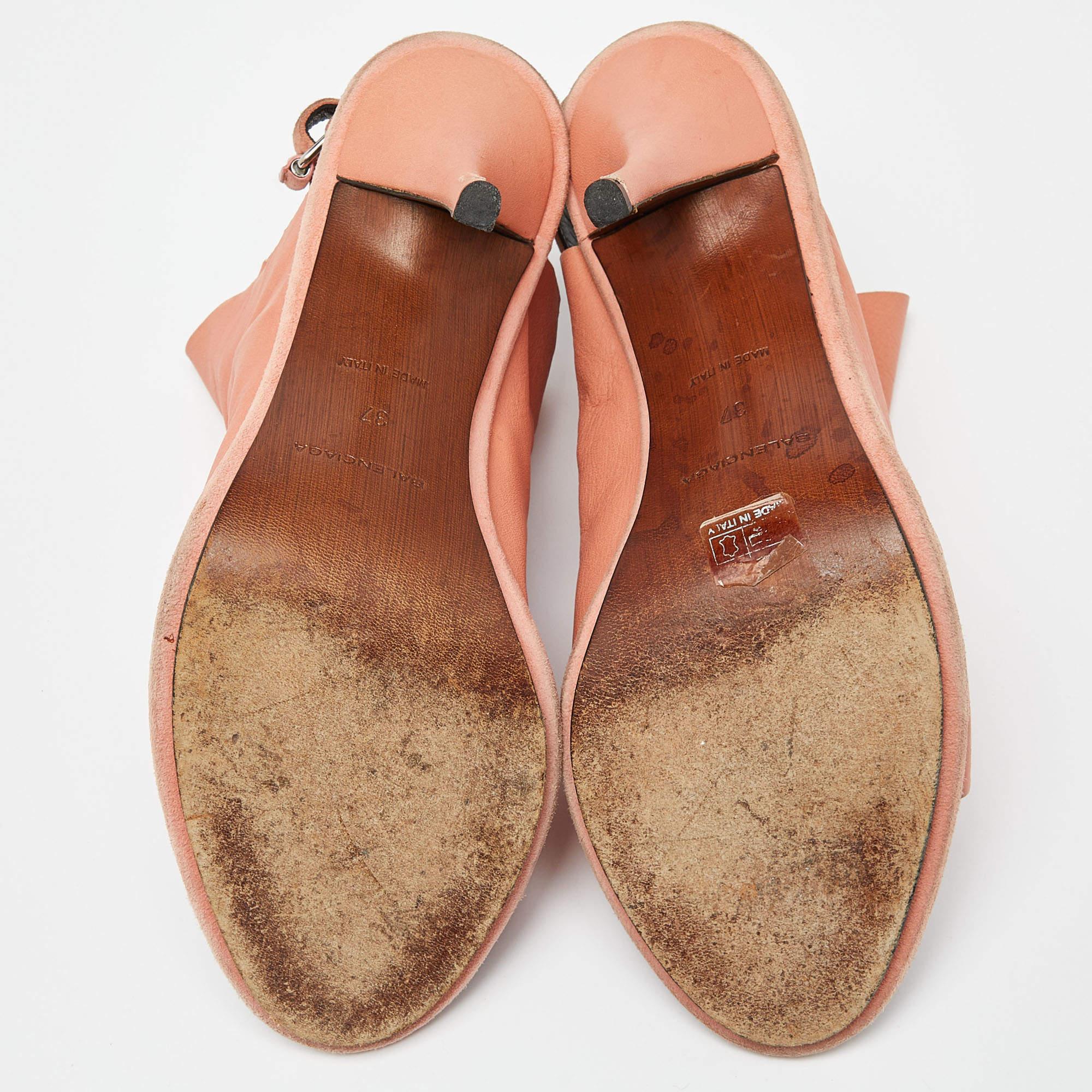Balenciaga Orange Leather and Suede Glove Sandals Size 37 For Sale 2