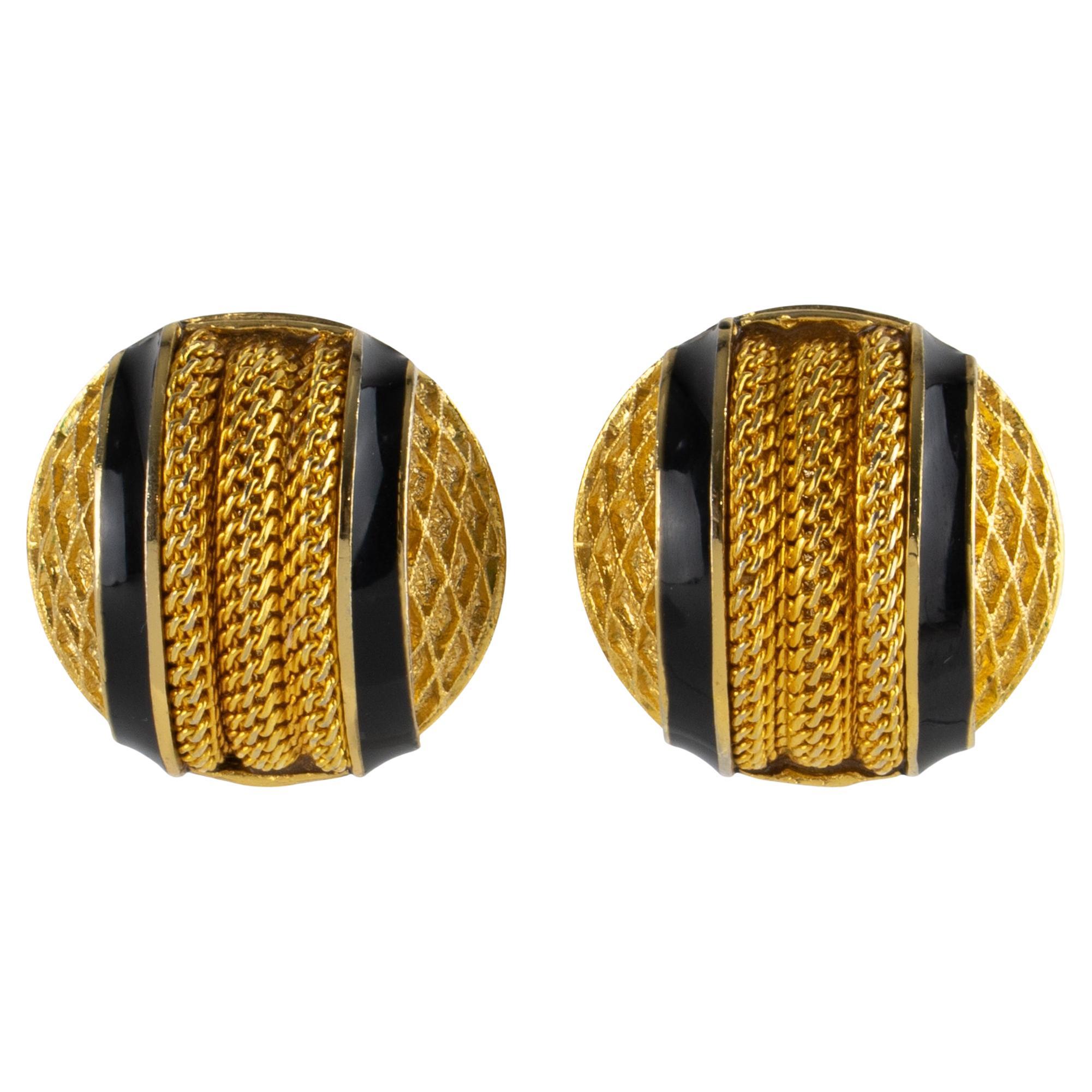 Balenciaga Paris Vergoldete Clip-Ohrringe mit schwarzer Emaille im Angebot