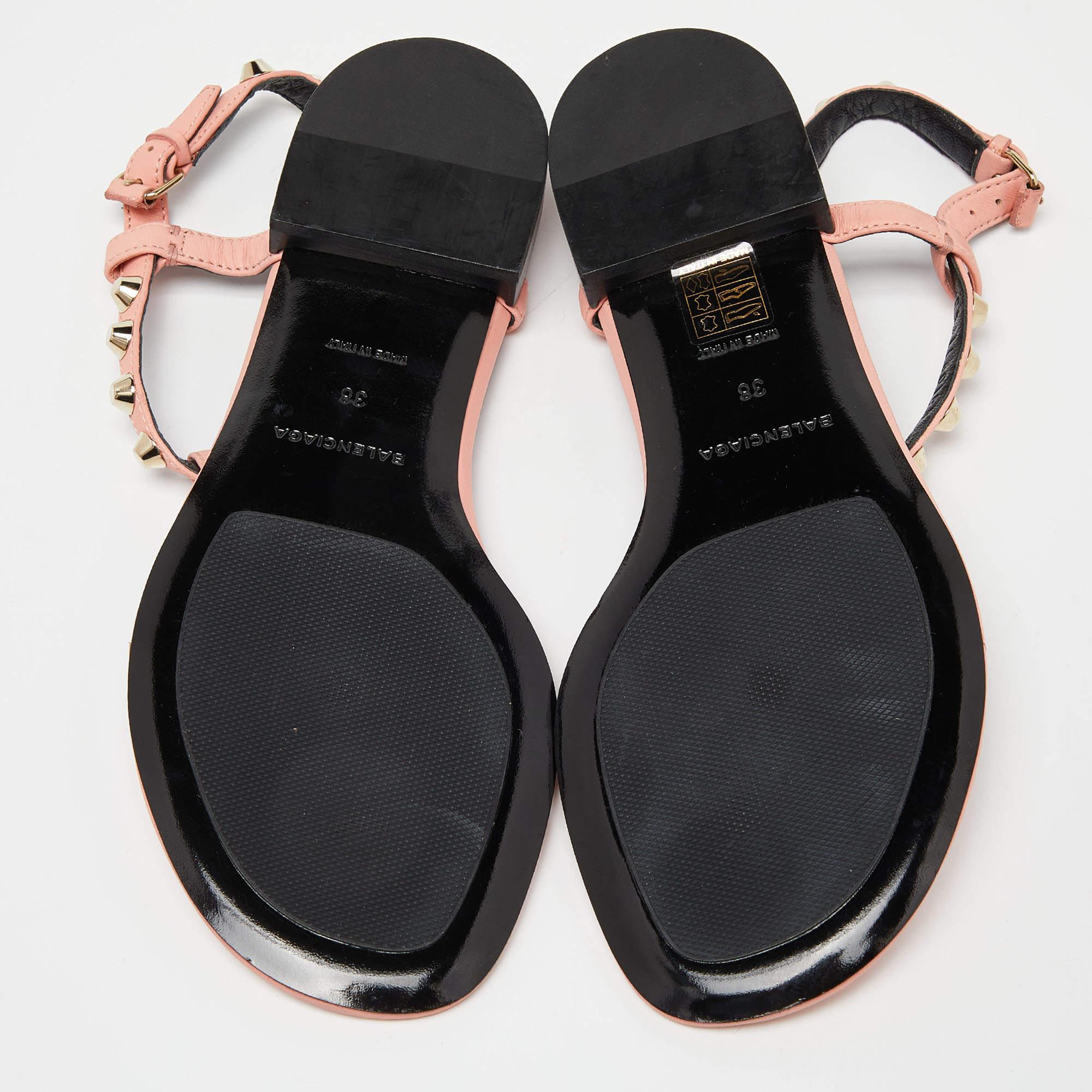 Balenciaga Peach/Black Leather Arena Thong Sandals Size 38 For Sale 1