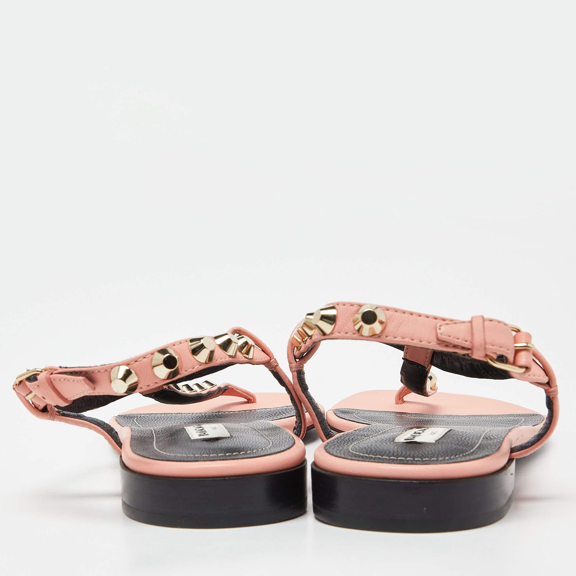 Balenciaga Peach/Black Leather Arena Thong Sandals Size 38 For Sale 2
