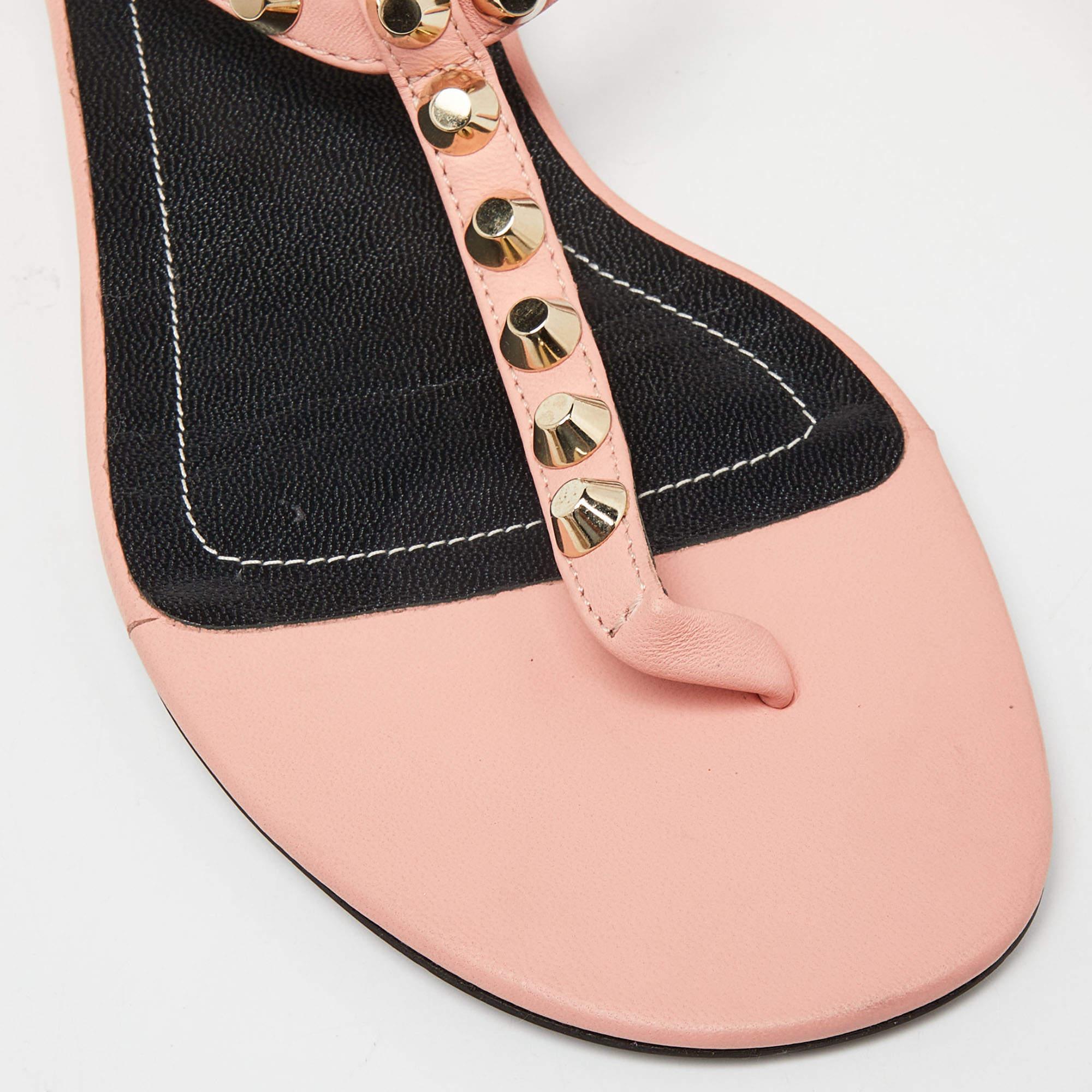 Balenciaga Peach/Black Leather Arena Thong Sandals Size 38 For Sale 3