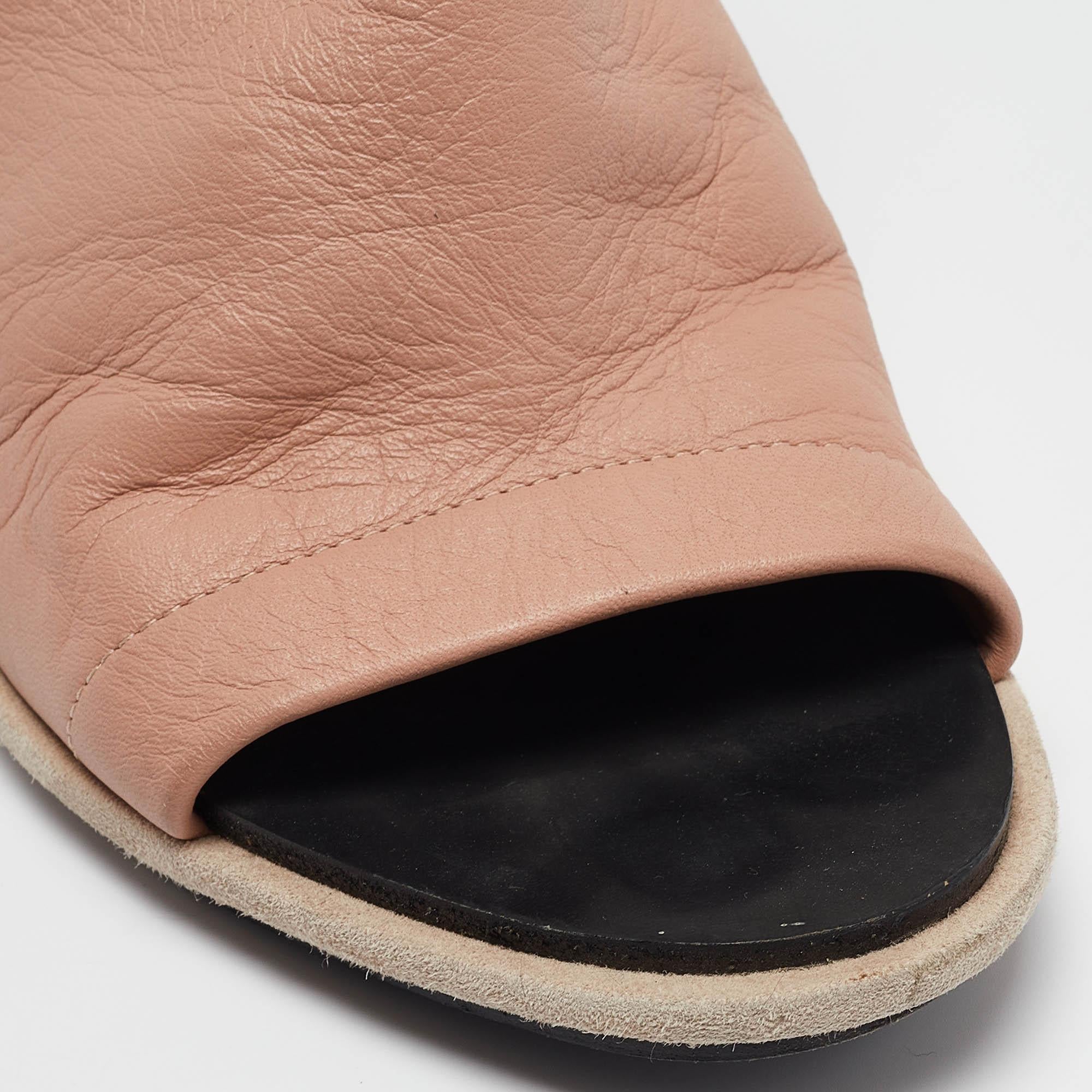 Balenciaga Sandali Glove in pelle e camoscio rosa/beige misura 41 in vendita 2