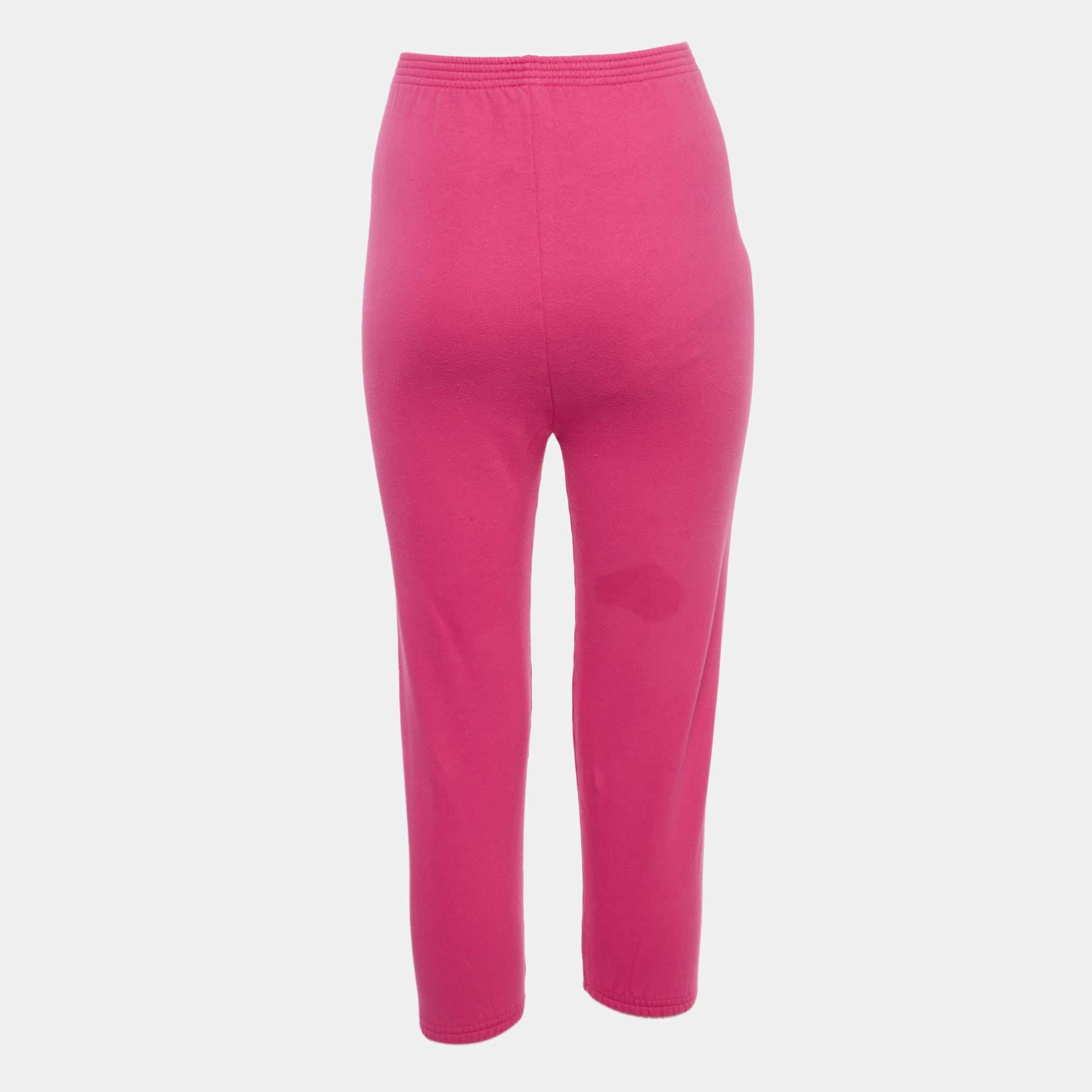 Elevate your little ones style with this pair of jogger pants. Combining comfort and wearability the pair is presented in a pretty pink hue.