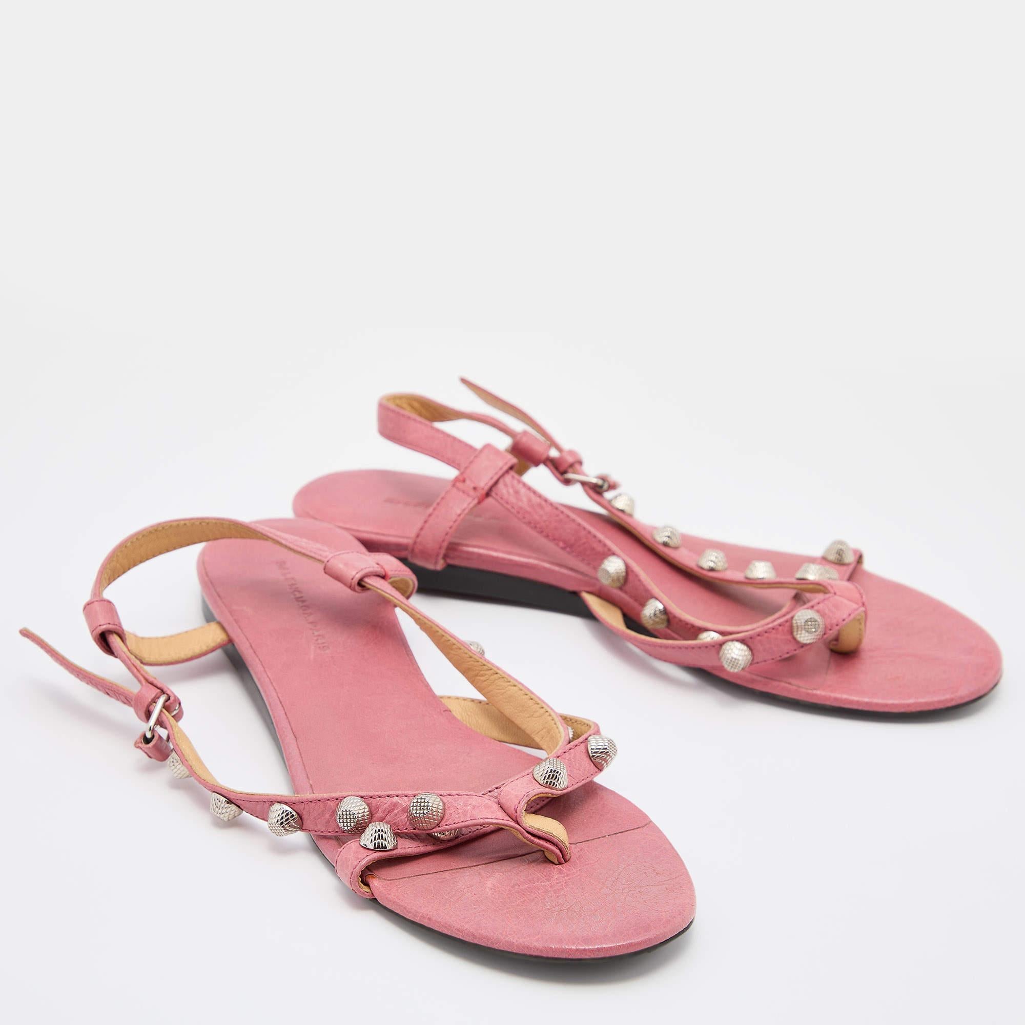 Balenciaga Pink Leather Arena Flat Sandals Size 36 In Good Condition For Sale In Dubai, Al Qouz 2