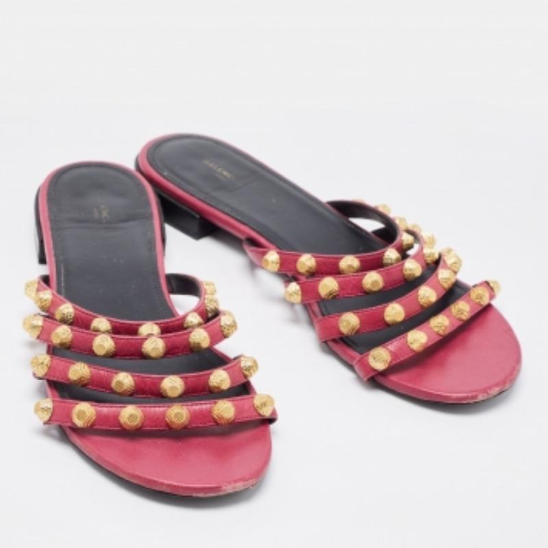 Balenciaga - Chaussures plates Arena en cuir rose - Taille 38,5 Bon état - En vente à Dubai, Al Qouz 2