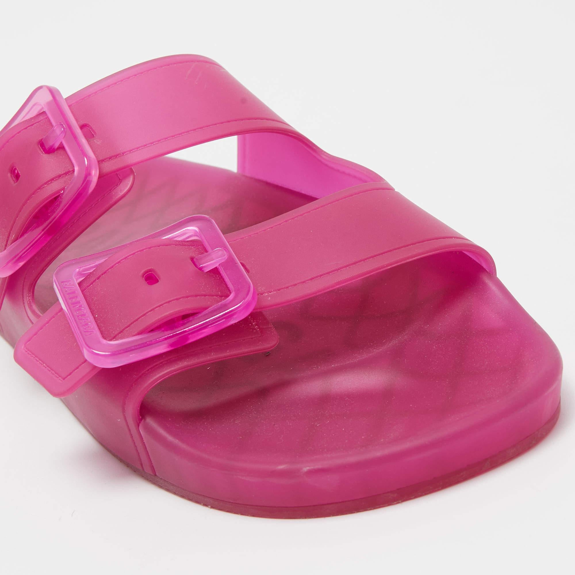 Balenciaga Pink Rubber Double Buckle Detail Flat Sandals Size 38 For Sale 4