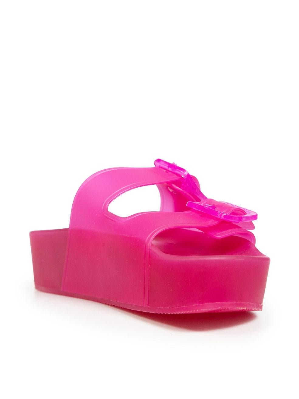 CONDITION is Very good. Hardly any visible wear to the sandals is evident on this used Balenciaga designer resale item. This item comes with the original box and dust bag.
 
 Details
 
 
 Pink 
 
 Rubber
 
 Sandals
 
 Open toe
 
 Buckle straps
 
