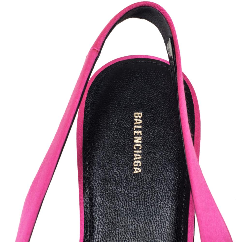 Balenciaga Pink Satin BB Logo Embellished Slingback Pointed Toe Flats Size 41 In Good Condition In Dubai, Al Qouz 2