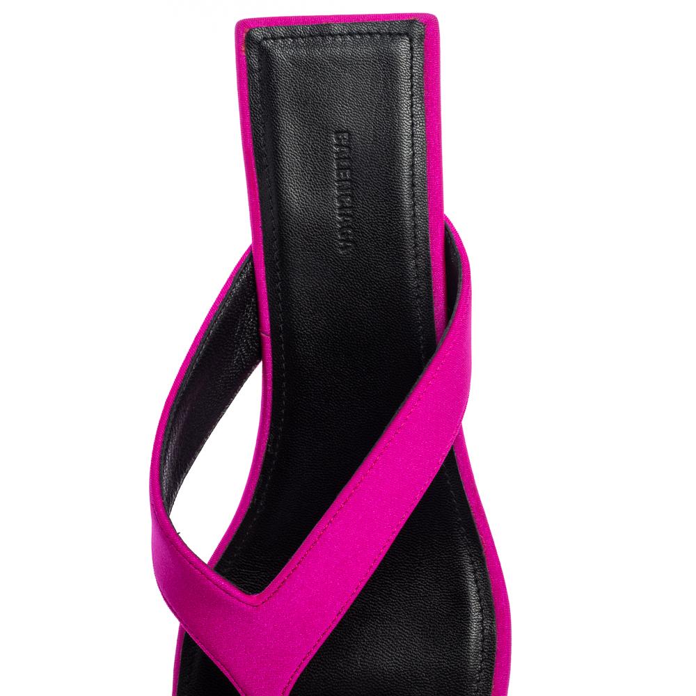 Balenciaga Pink Satin Square Toe Thong Sandal Size 37 In Good Condition In Dubai, Al Qouz 2