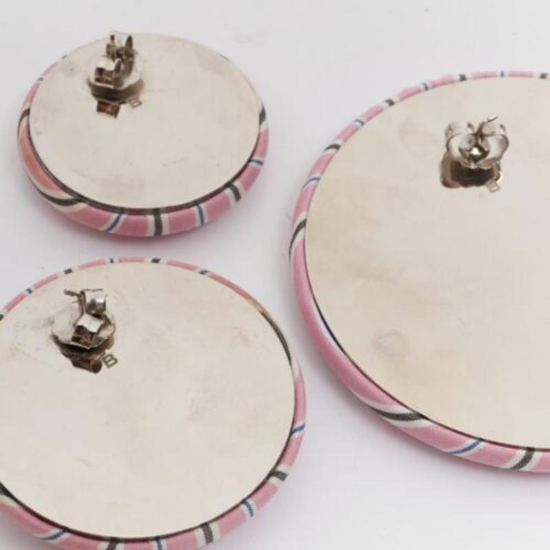 Orecchini con borchie in tessuto a righe rosa di Balenciaga Set 3 in vendita 2