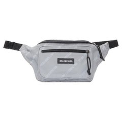 BALENCIAGA Power Of Dreams Bolsa bandolera Explorer de nailon reflectante 3M