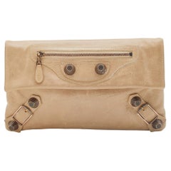 Balenciaga - Pochette enveloppante en cuir Praline GGH