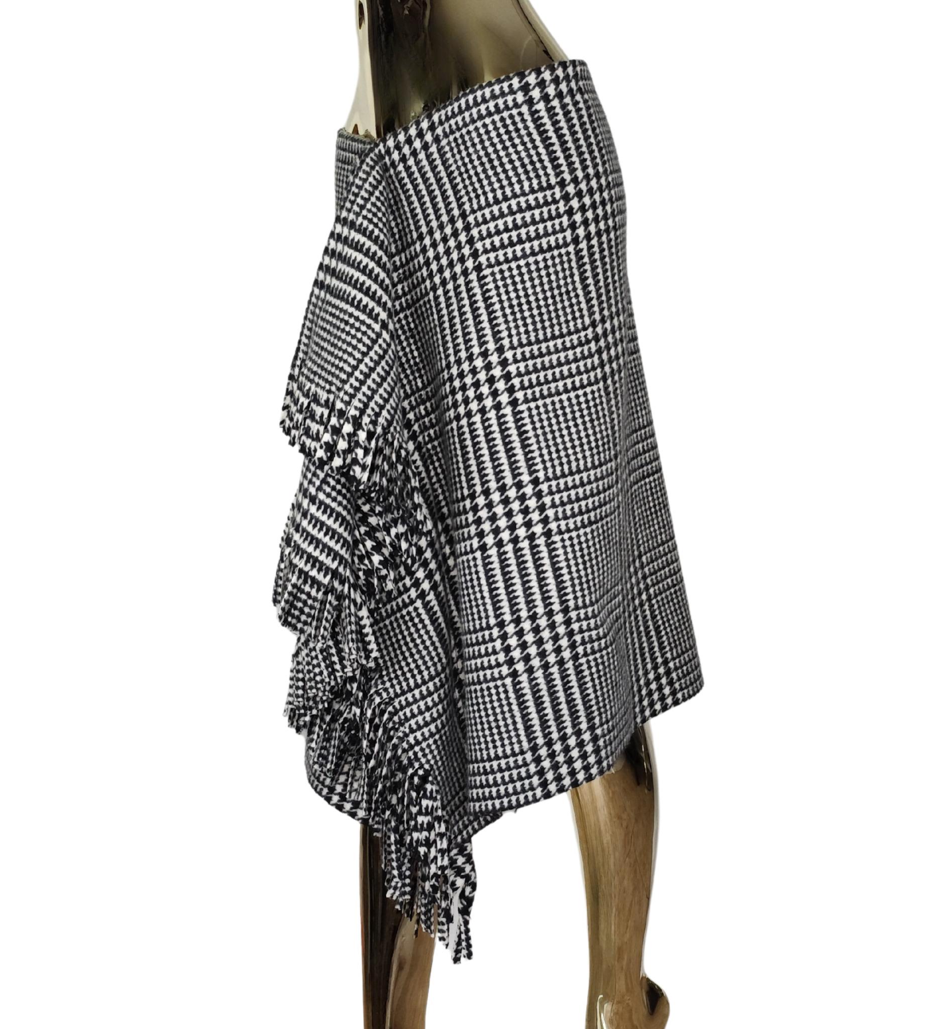 Women's Balenciaga pre-fall 2018 tartan fringed skirt For Sale