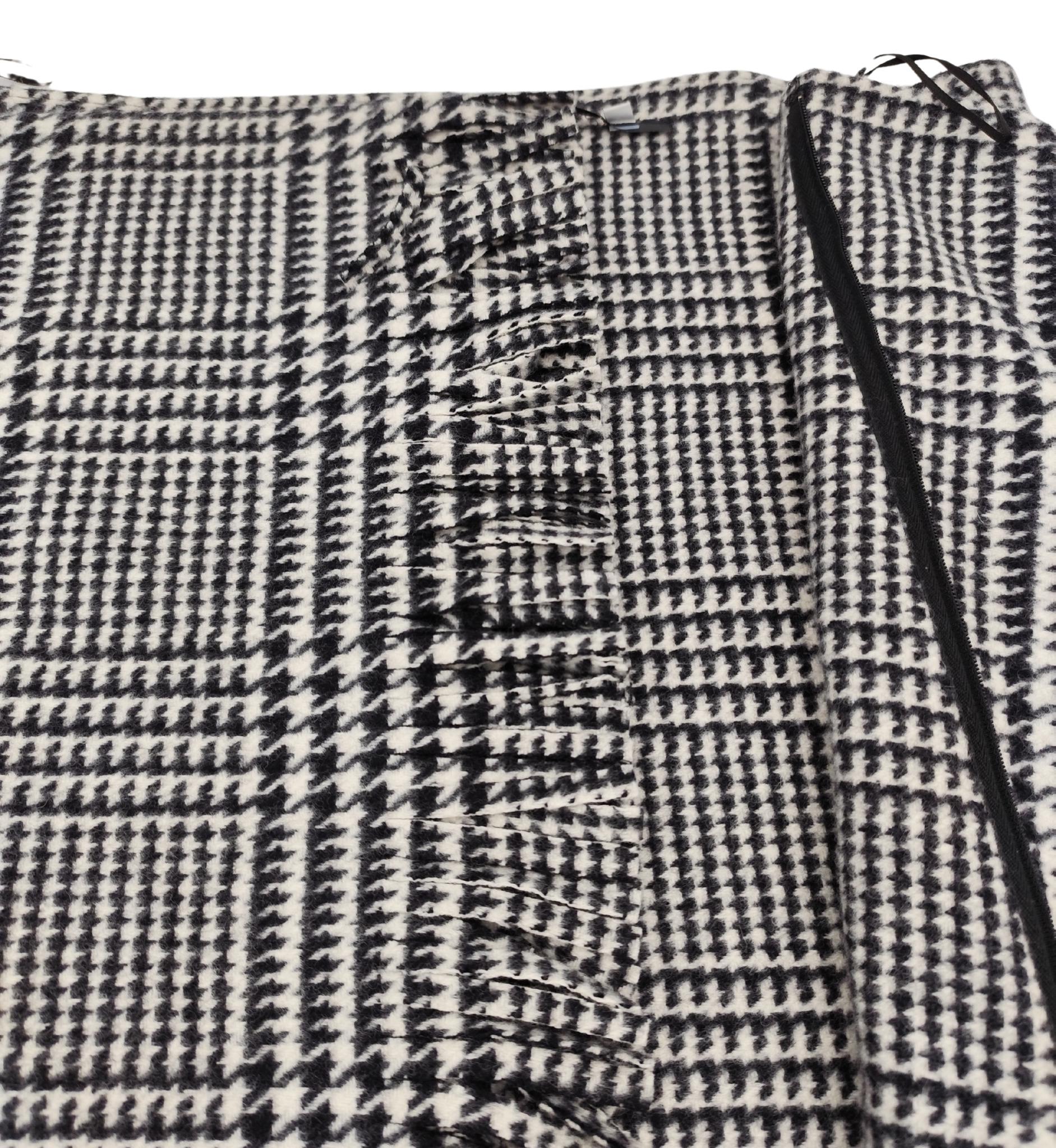 Balenciaga pre-fall 2018 tartan fringed skirt For Sale 2