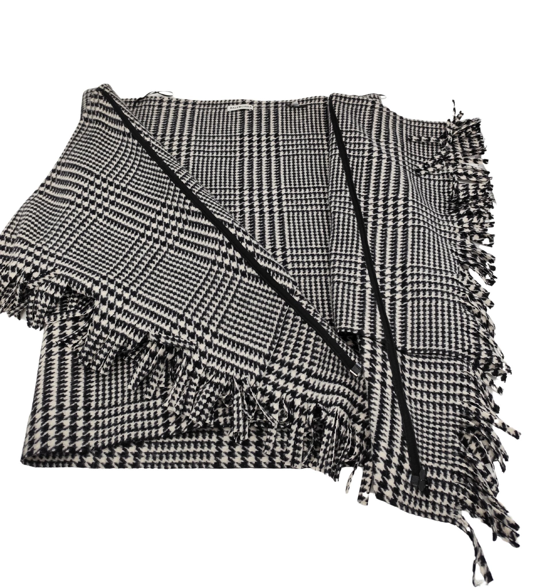 Balenciaga pre-fall 2018 tartan fringed skirt For Sale 4