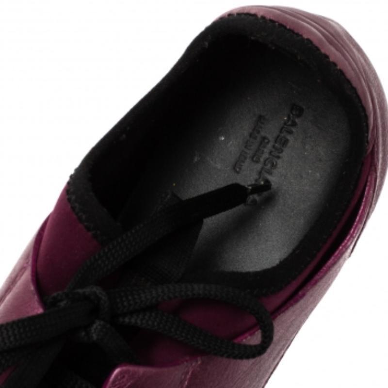 Balenciaga - Baskets de course en cuir et néoprène violet/noir, taille 39 État moyen - En vente à Dubai, Al Qouz 2