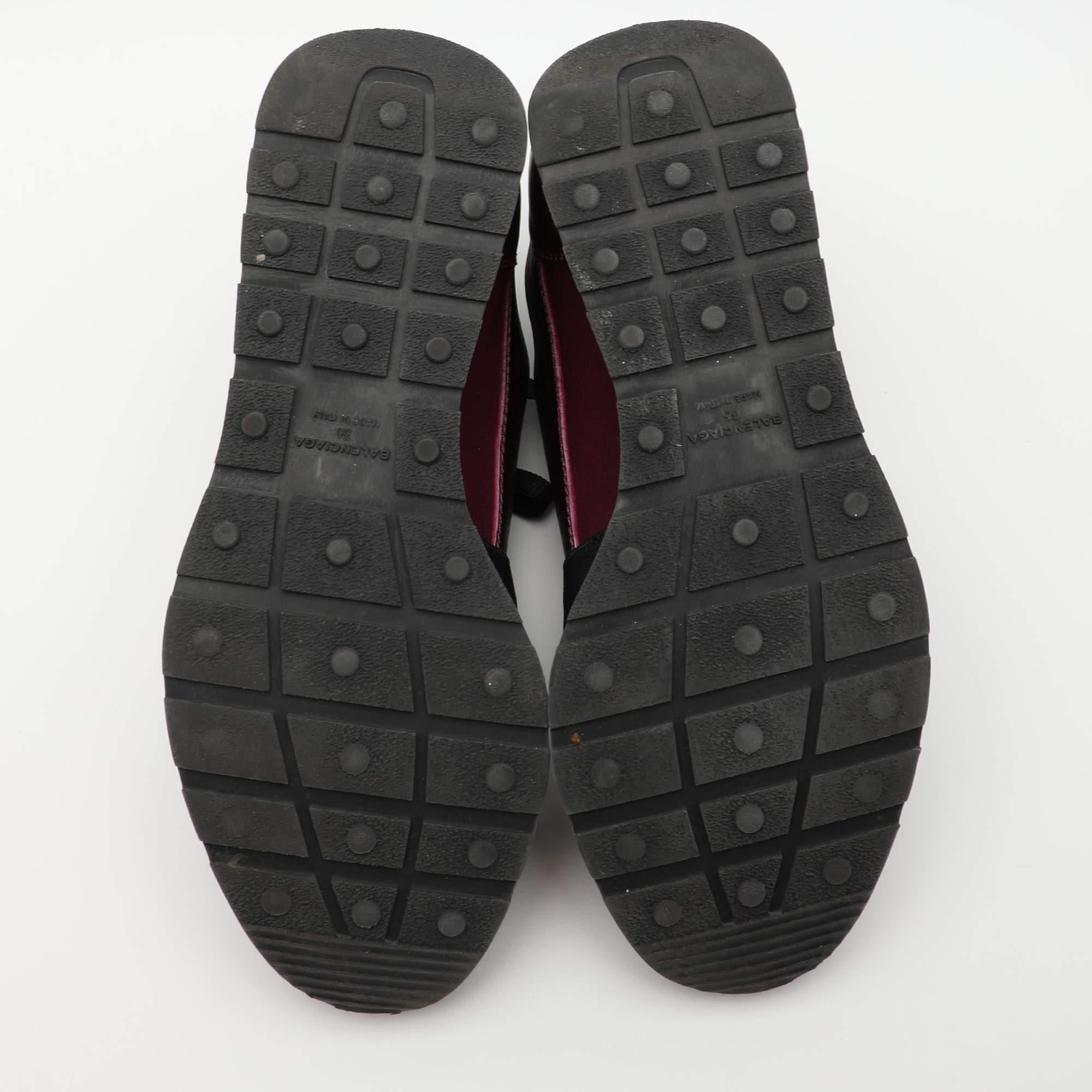 Balenciaga Zapatillas Race Runner de tejido de punto morado y piel Talla 36 en venta 1