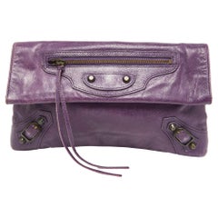 Balenciaga - Pochette enveloppe Classic en cuir violet