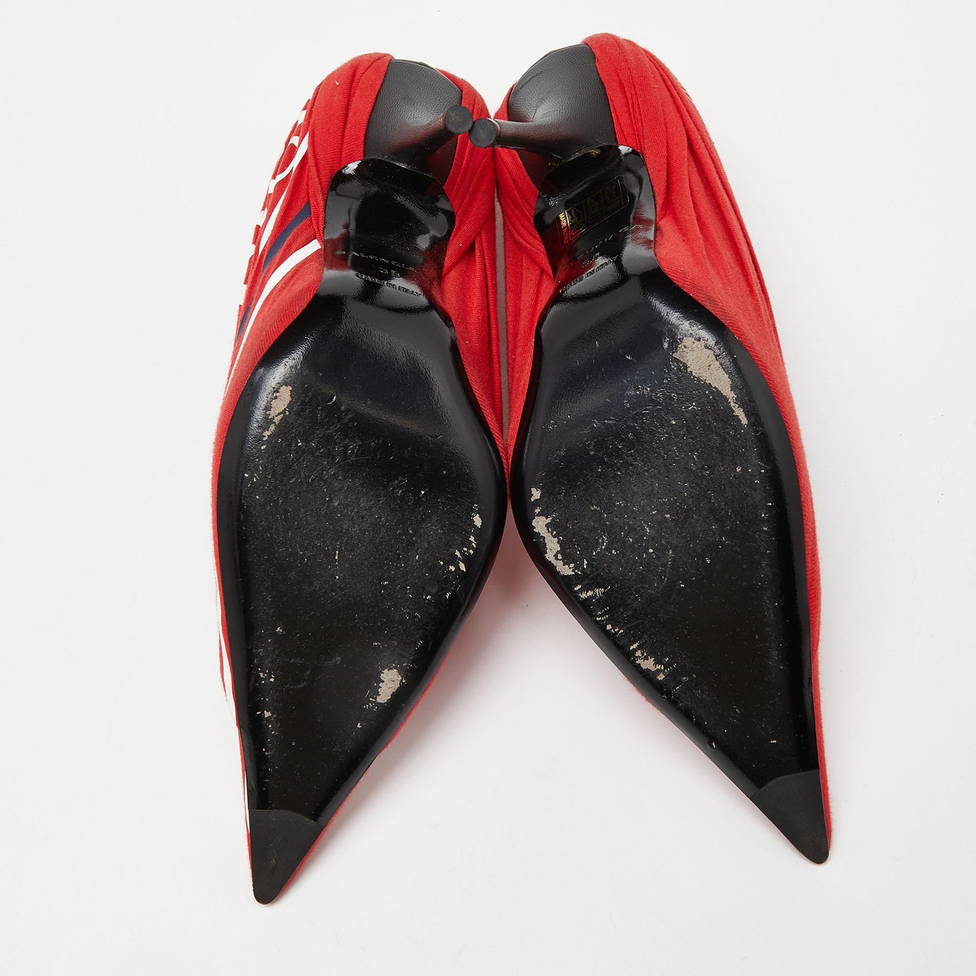 Balenciaga Rote Pumps aus Stoff und Leder mit spitzer Zehe und Logo und Messer Größe 38 Damen im Angebot