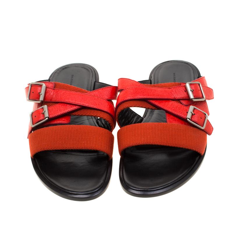Balenciaga Red Leather And Canvas Flat Sandals Size 43 In New Condition In Dubai, Al Qouz 2
