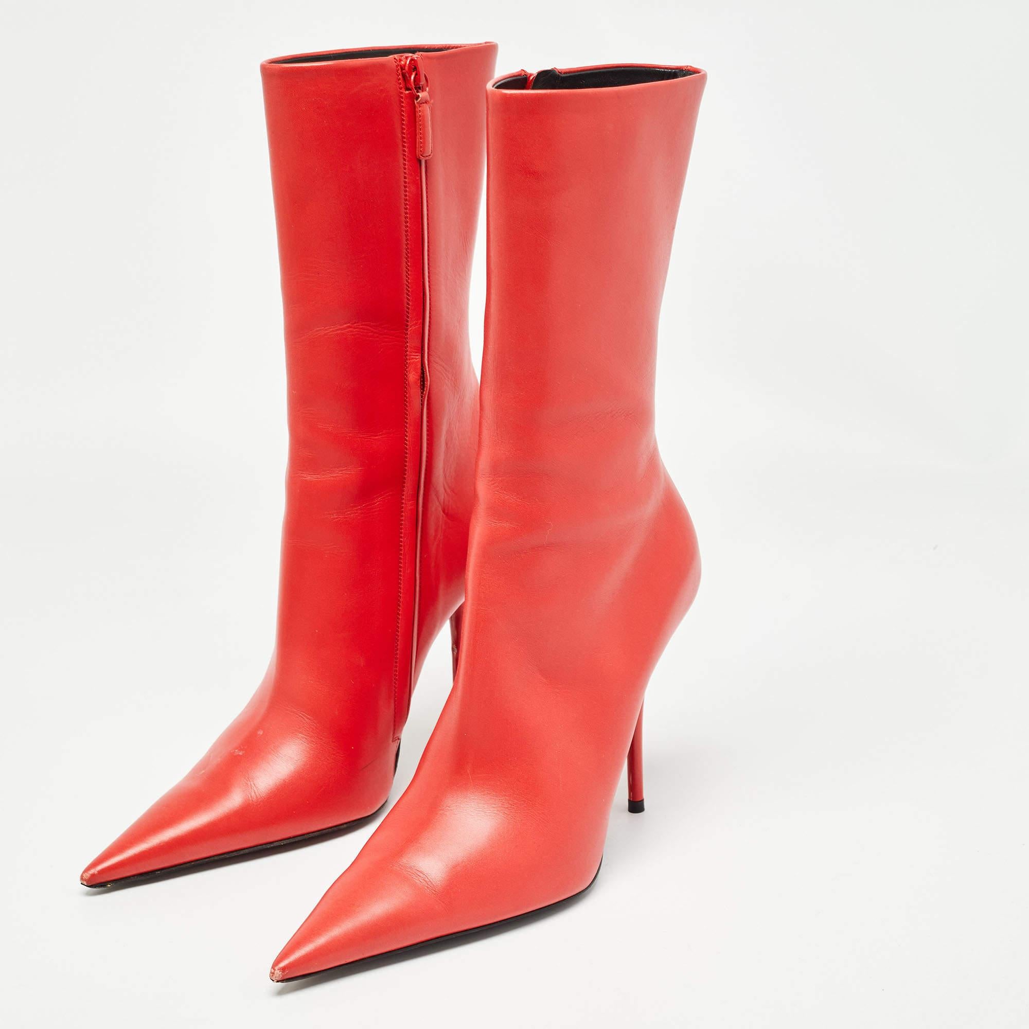 Boots are an essential part of your wardrobe and these boots crafted from top quality materials are a fine choice. Offering the best of comfort and style this sturdy soled pair would be great with a dress for a casual day out
