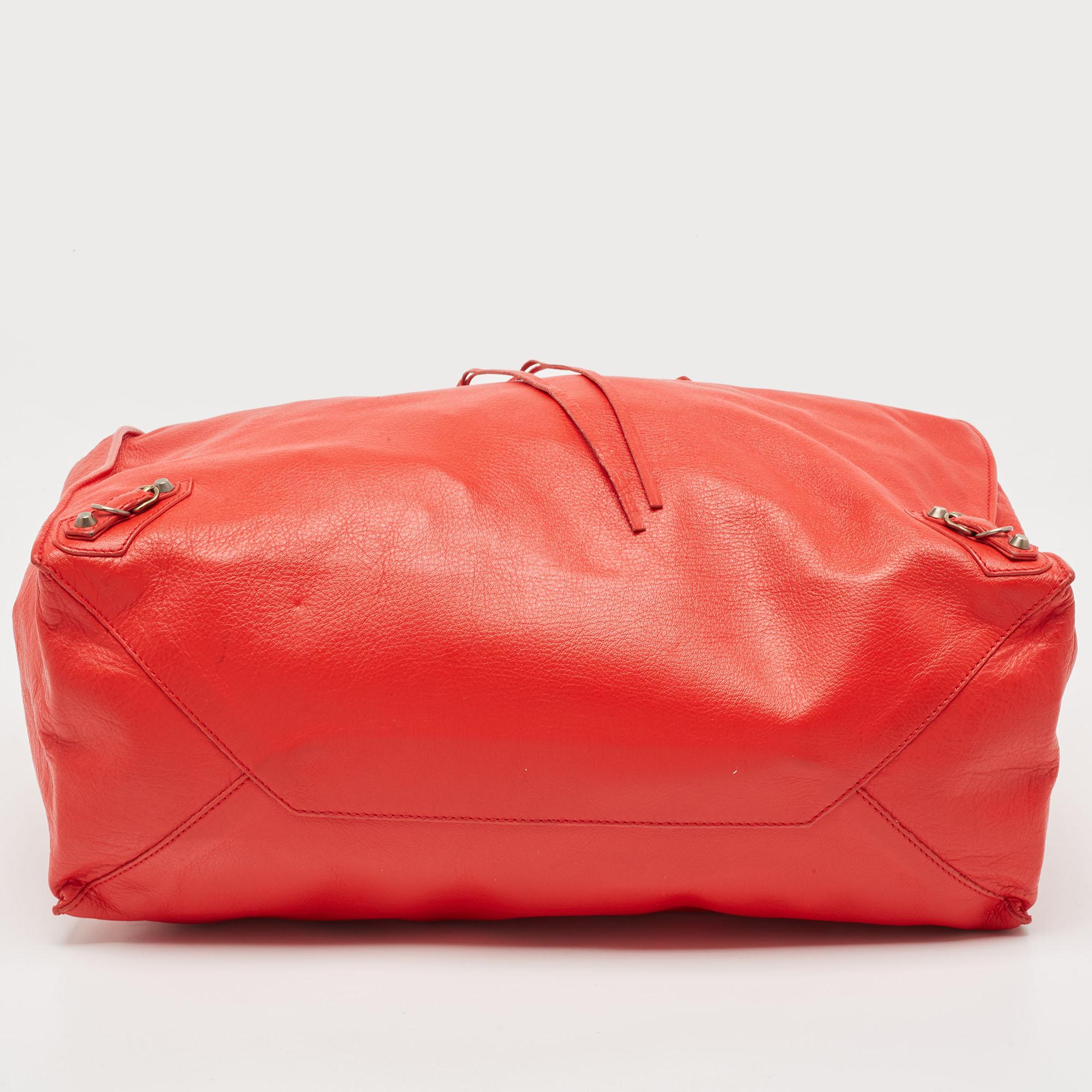 Balenciaga Red Leather Papier A4 Tote In Good Condition In Dubai, Al Qouz 2